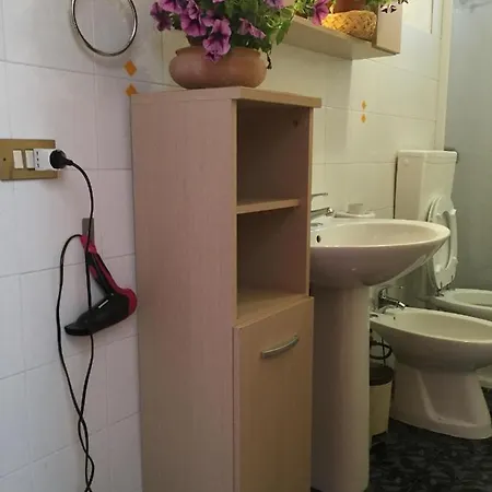 Only 50 Mt Far From The Beach B Apartment *